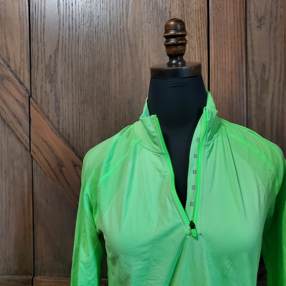 Sweaty Betty Seamless Green Pullover - Picture 2 of 3